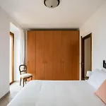 Leoni - Charming Full In Holiday home