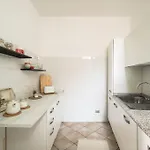 Leoni - Charming Full In Holiday home