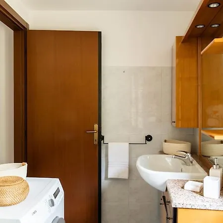 Leoni - Charming Full In Feriehus *