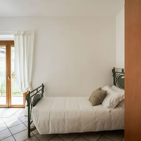 Leoni - Charming Full In Feriehus *