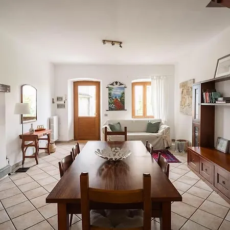 Leoni - Charming Full In Bellagio