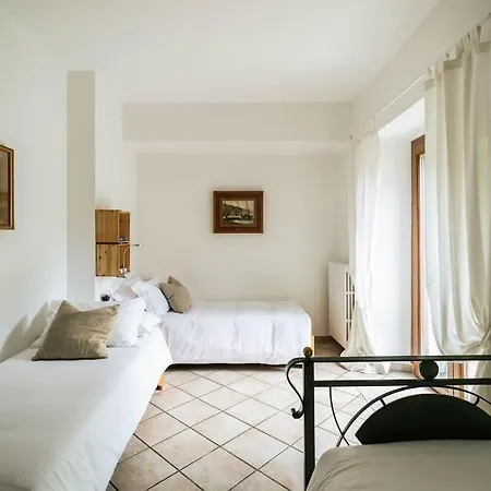 Leoni - Charming Full In