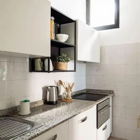 Semesterbostad Leoni - Charming Full In