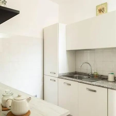 Leoni - Charming Full In Semesterbostad *