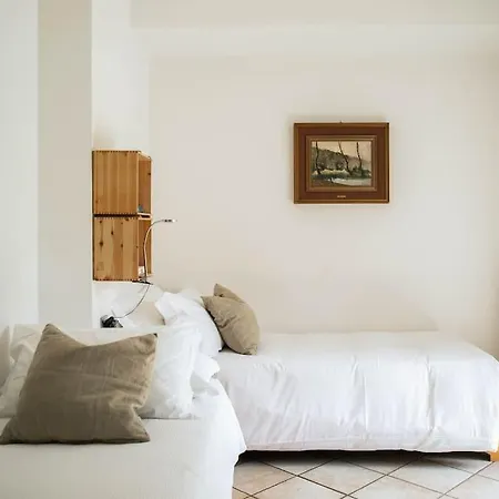 Semesterbostad Leoni - Charming Full In *