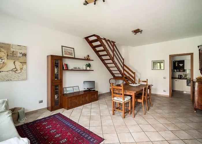 Leoni - Charming Full In *